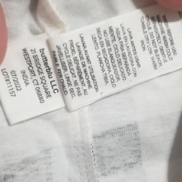 Honest Company Infant set of 2 zip up sleepers - Picture 5 of 9